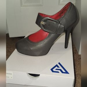 Mary Jane heels